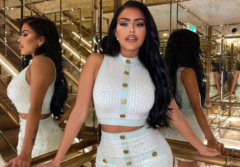 Who Is Chloe Saxon Onlyfans Star Struts In Lingerie In Hotel Lobby Her Instagram Explored 9142