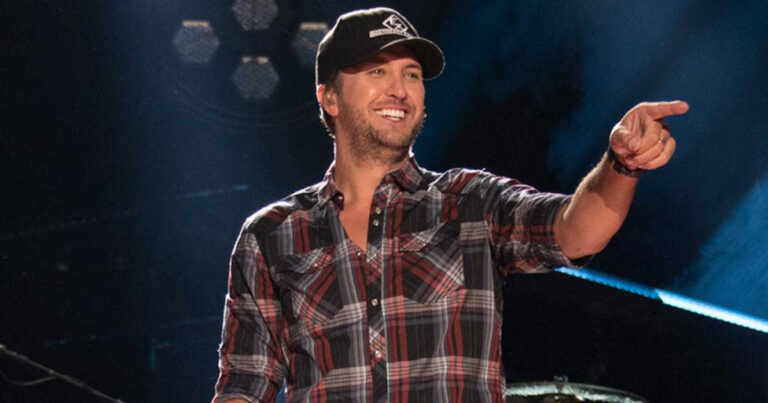 VIDEO: Luke Bryan Falls On Stage Clip Viral On Internet - TheRecentTimes