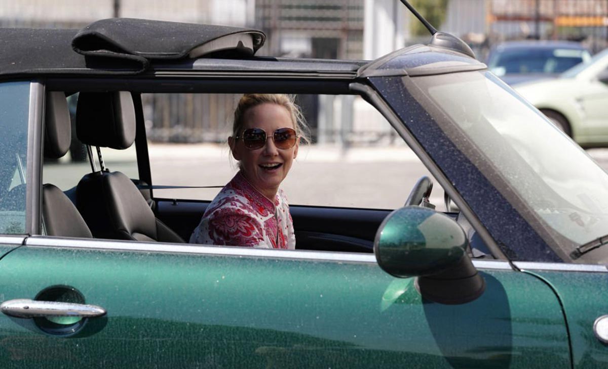 Actress Anne Heche is ‘not expected to survive’ the brain injury she sustained after car crash